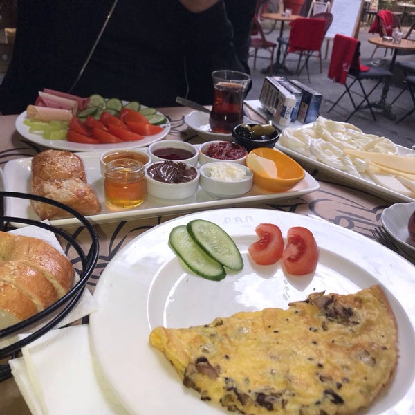 2/18/2018 tarihinde Duygu T.ziyaretçi tarafından Pan Karaköy'de çekilen fotoğraf