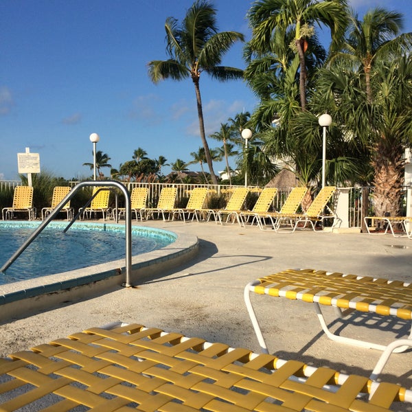 Foto tomada en Postcard Inn Beach Resort &amp; Marina  por Kriss M. el 11/1/2015
