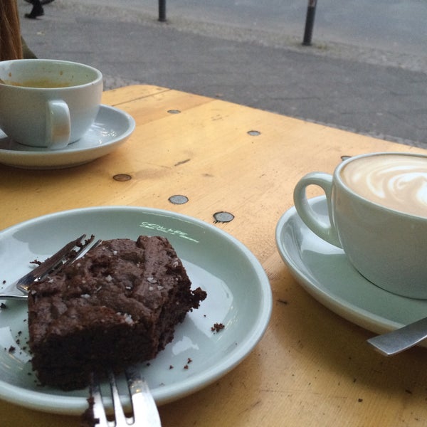 One of the best coffees,but even better brownie of Berlin ~ the stuff where super friendly and welcoming <3