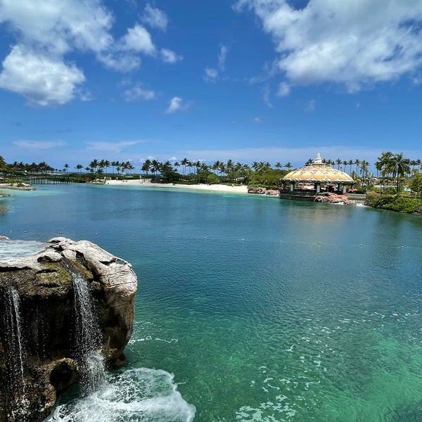 Foto scattata a Atlantis Paradise Island da Sarah🌴 il 4/28/2023