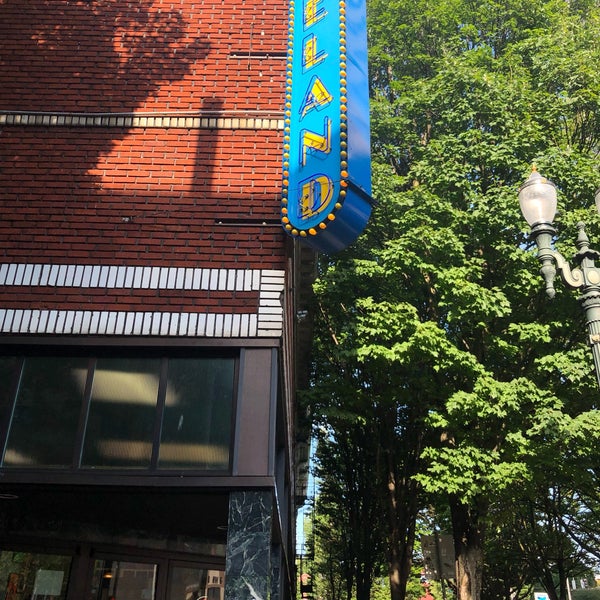 Foto tomada en Roseland Theater  por SizzleMel el 7/15/2019