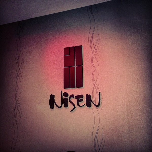 รูปภาพถ่ายที่ Nisen Sushi โดย Frank B. เมื่อ 2/16/2013