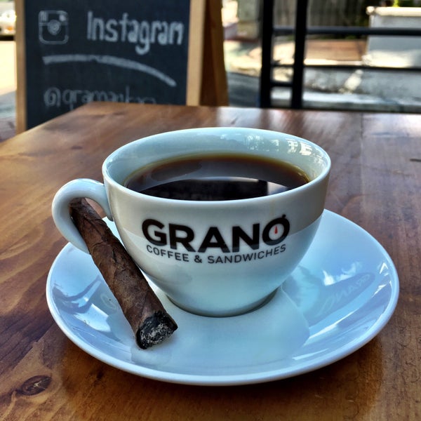 Foto tirada no(a) Grano Coffee &amp; Sandwiches por Okan💎 em 3/29/2016