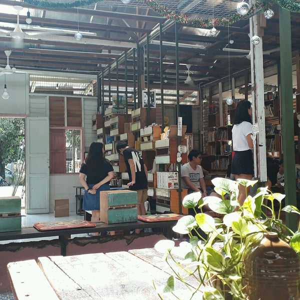 Photos At 长颈鹿图书馆 Little Giraffe Library 1 Tip From 146 Visitors