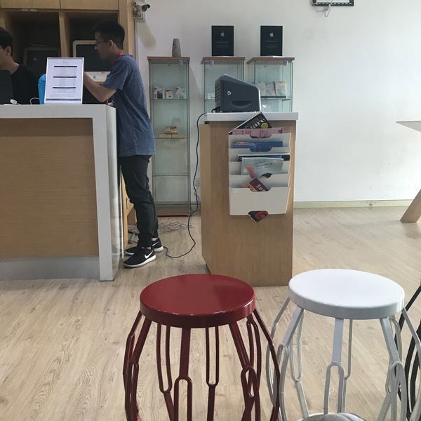 Switch Service Center (Apple Premium Service Provider) Queensbay