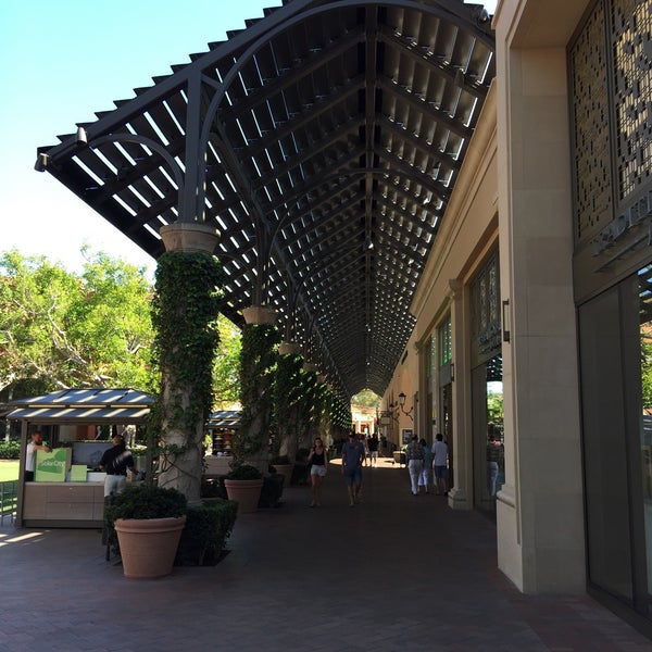 Photo taken at Fashion Island by m a. on 7/27/2015