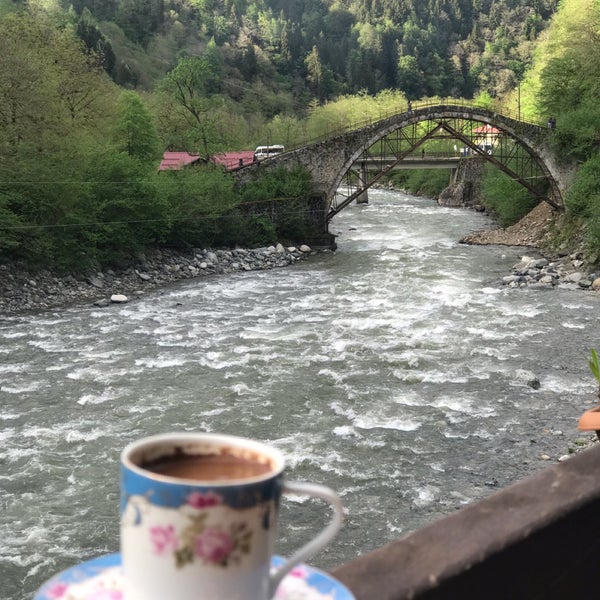 Das Foto wurde bei Çinçiva Kafe von 👑DİLBER A N I L👑 am 5/5/2019 aufgenommen