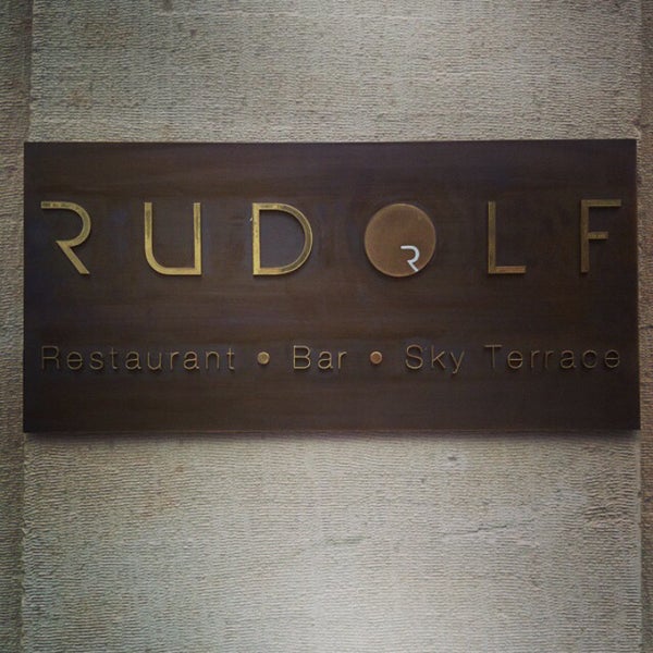 Das Foto wurde bei Rudolf Restaurant von Abdullah A. am 6/26/2015 aufgenommen