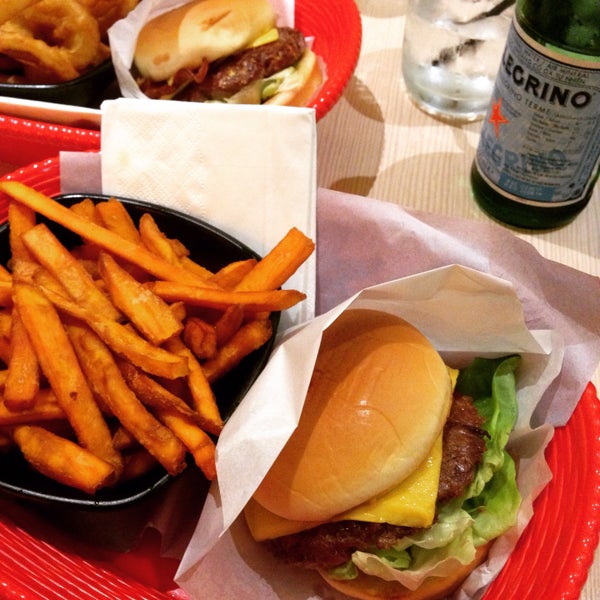 4/3/2015にDeniseがOmakase Burgerで撮った写真