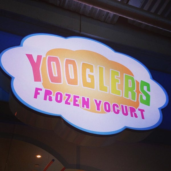 Photo taken at Yooglers Frozen Yogurt by ᴡ P. on 3/2/2013