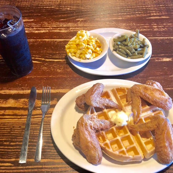 Kiki's Chicken and Waffles 7001 Parklane Rd