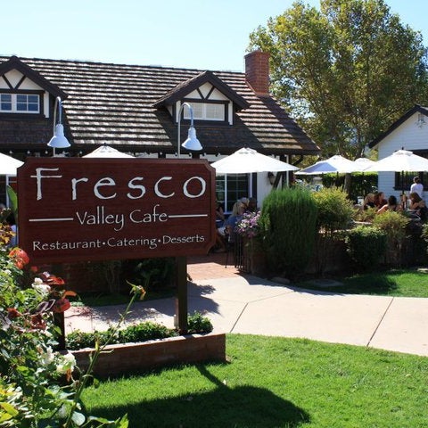 10/20/2014 tarihinde Fresco Valley Cafeziyaretçi tarafından Fresco Valley Cafe'de çekilen fotoğraf