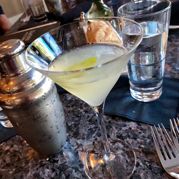 Снимок сделан в Martini&#39;s Bistro, Longmont, Colorado пользователем Brenda R. 9/12/2018