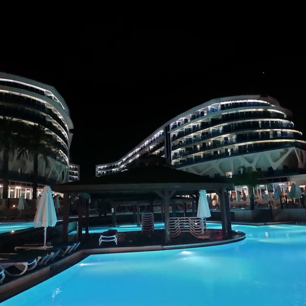 รูปภาพถ่ายที่ Vikingen Infinity Resort Hotel &amp; Spa โดย Elif A. เมื่อ 10/2/2022