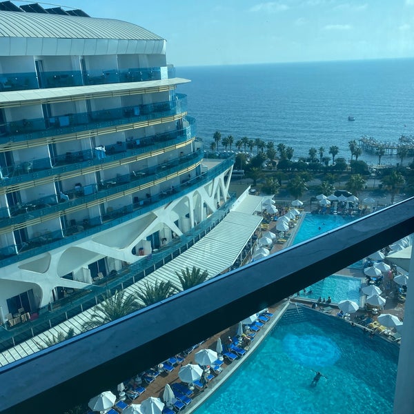 Foto scattata a Vikingen Infinity Resort Hotel &amp; Spa da Elif A. il 10/2/2022