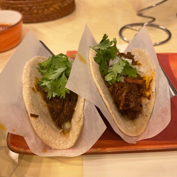 6/23/2022 tarihinde A J T.ziyaretçi tarafından Oyamel Cocina Mexicana'de çekilen fotoğraf