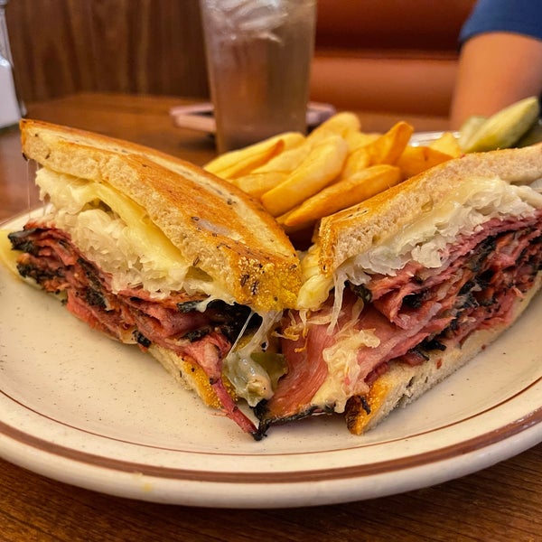 Photo taken at Canter&#39;s Delicatessen by A J T. on 9/12/2021