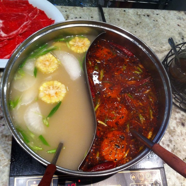 Photo prise au Hot Pot Garden par Jenee L. le9/14/2013