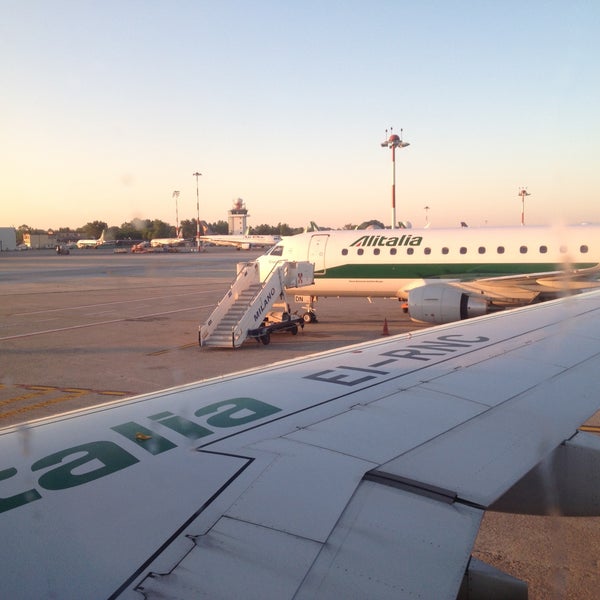 Foto tirada no(a) Aeroporto de Milão-Linate (LIN) por Paolo C. em 5/13/2013