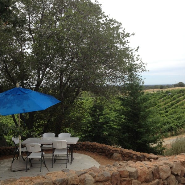 6/14/2014 tarihinde Andy G.ziyaretçi tarafından Wise Villa Winery'de çekilen fotoğraf