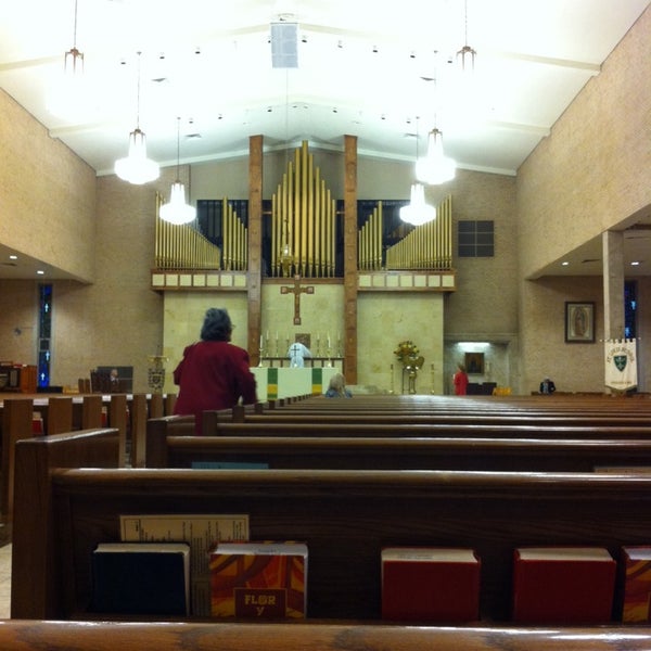 Photo prise au St. Louis King of France Catholic Church par Lisa H. le9/7/2014