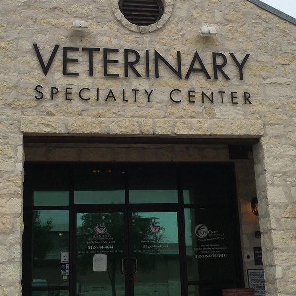 Photo taken at Heart of Texas Veterinary Specialty Center by Joe R. on 5/23/2016