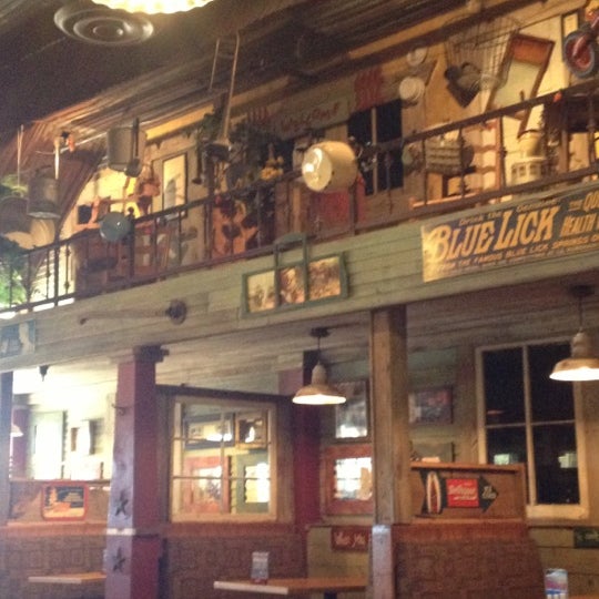 Das Foto wurde bei Daniel Boone&#39;s Grill &amp; Tavern von Joe R. am 11/1/2012 aufgenommen