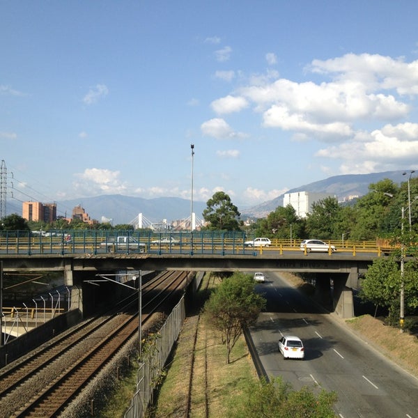 METRO Estación Aguacatala Estación de metro en Santa María de Los