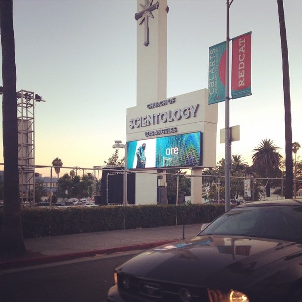 7/4/2014 tarihinde Tadashi T.ziyaretçi tarafından Church Of Scientology Los Angeles'de çekilen fotoğraf
