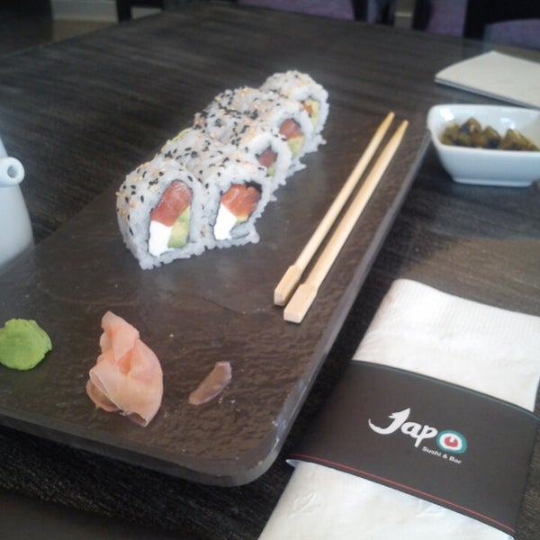 Foto diambil di Japo Sushi &amp; Bar oleh Efrain B. pada 6/18/2013