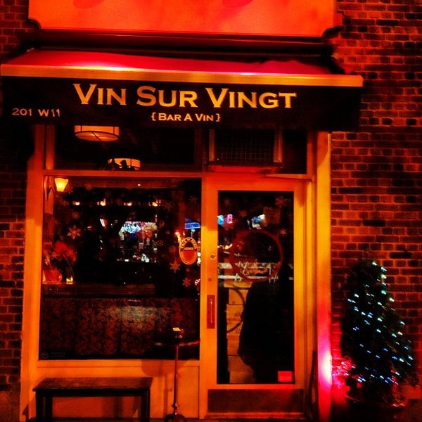 รูปภาพถ่ายที่ Vin Sur Vingt โดย Rob G. เมื่อ 12/10/2012
