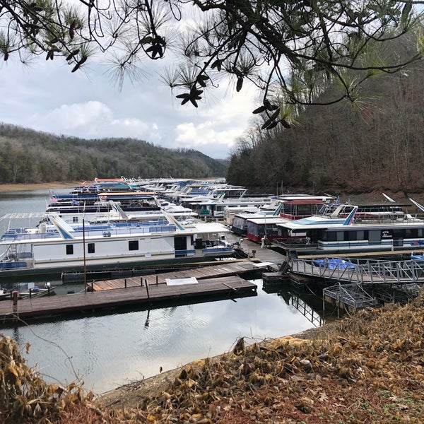 Photo taken at Holly Creek Resort by Anna B. on 12/14/2019