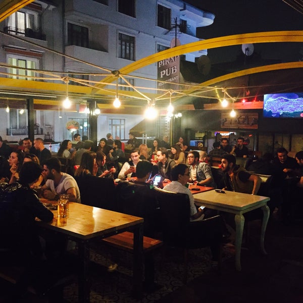 Foto tirada no(a) Pikap Cafe Bar Canlı Müzik por Çağlar A. em 4/10/2016