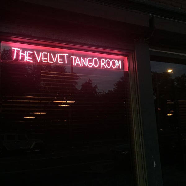 รูปภาพถ่ายที่ The Velvet Tango Room โดย Peter A. เมื่อ 7/28/2015