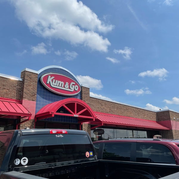 Kum & Go Fuel Station