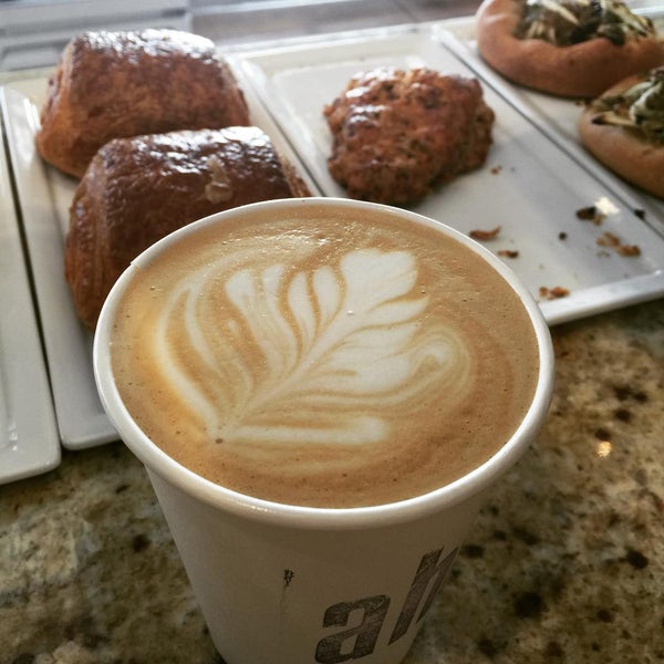 Foto diambil di Aharon Coffee &amp; Roasting Co. oleh Aharon Coffee &amp; Roasting Co. pada 7/27/2015