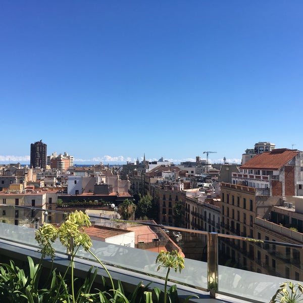 รูปภาพถ่ายที่ Renaissance Barcelona Hotel โดย D. O. เมื่อ 8/10/2017