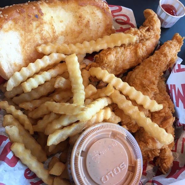 Photo taken at Raising Cane&#39;s Chicken Fingers by Claudia F. on 9/20/2018