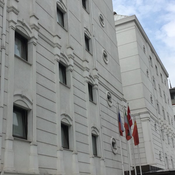 Photo taken at Güneş Hotel by Atila O. on 5/9/2018