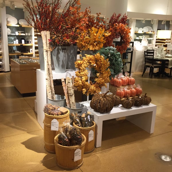 Photo taken at Crate &amp; Barrel by Sean H. on 8/21/2016