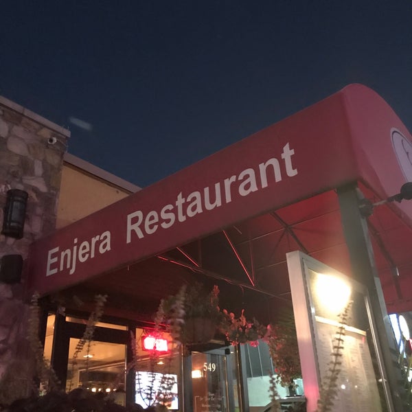 Foto scattata a Enjera Restaurant da Sean H. il 10/17/2018