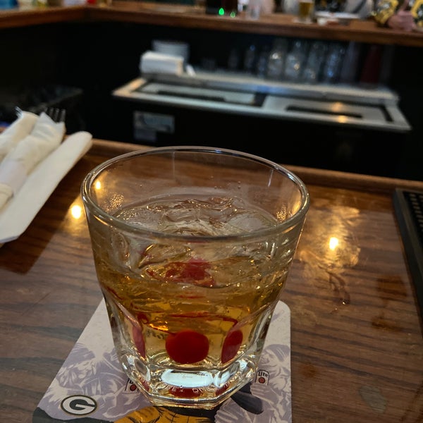 Photo prise au Hamilton&#39;s Bar &amp; Grill par Sean H. le12/15/2019