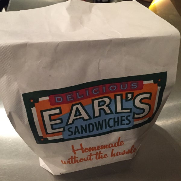 รูปภาพถ่ายที่ Earl&#39;s Sandwiches โดย Sean H. เมื่อ 2/20/2016