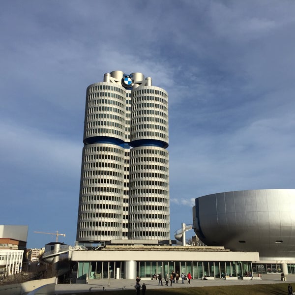 Photo taken at BMW-Hochhaus (Vierzylinder) by ご on 3/4/2017