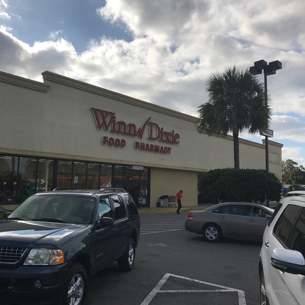 WinnDixie Grocery Store in Starke