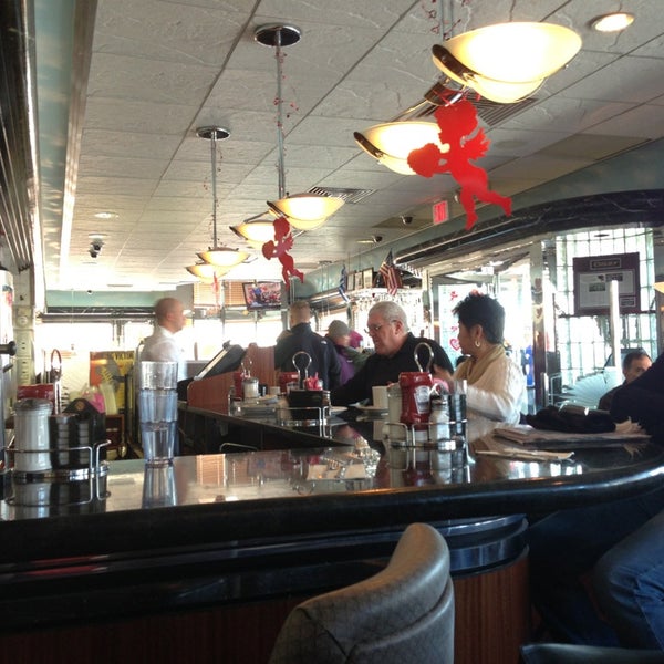 2/10/2013にElizabeth I.がCrosstown Dinerで撮った写真