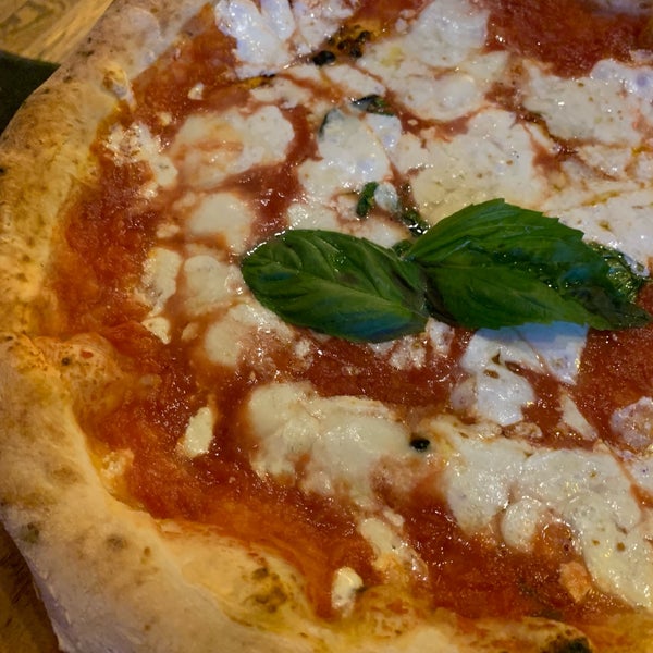 4/25/2019 tarihinde Elizabeth I.ziyaretçi tarafından Sorbillo Pizzeria'de çekilen fotoğraf