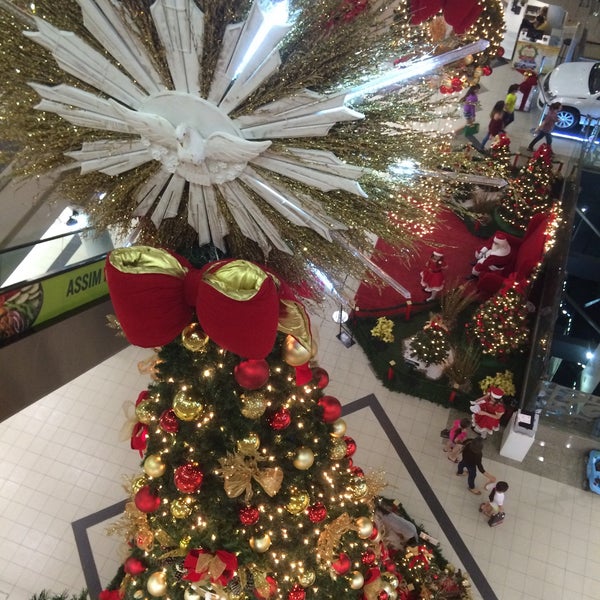 Photo taken at Shopping Del Paseo by Carlinha F. on 12/4/2014