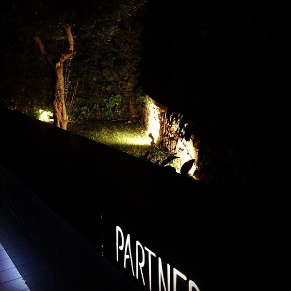 รูปภาพถ่ายที่ Partners le bar โดย Giannis 😎 L. เมื่อ 7/31/2013