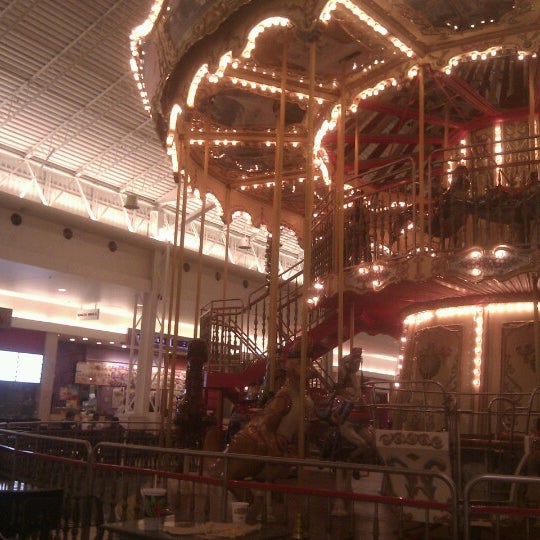 11/7/2012 tarihinde Don B.ziyaretçi tarafından Chicago Ridge Mall'de çekilen fotoğraf
